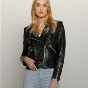 ❤️Beautiful/never worn soft black leather Walter Baker jacket!